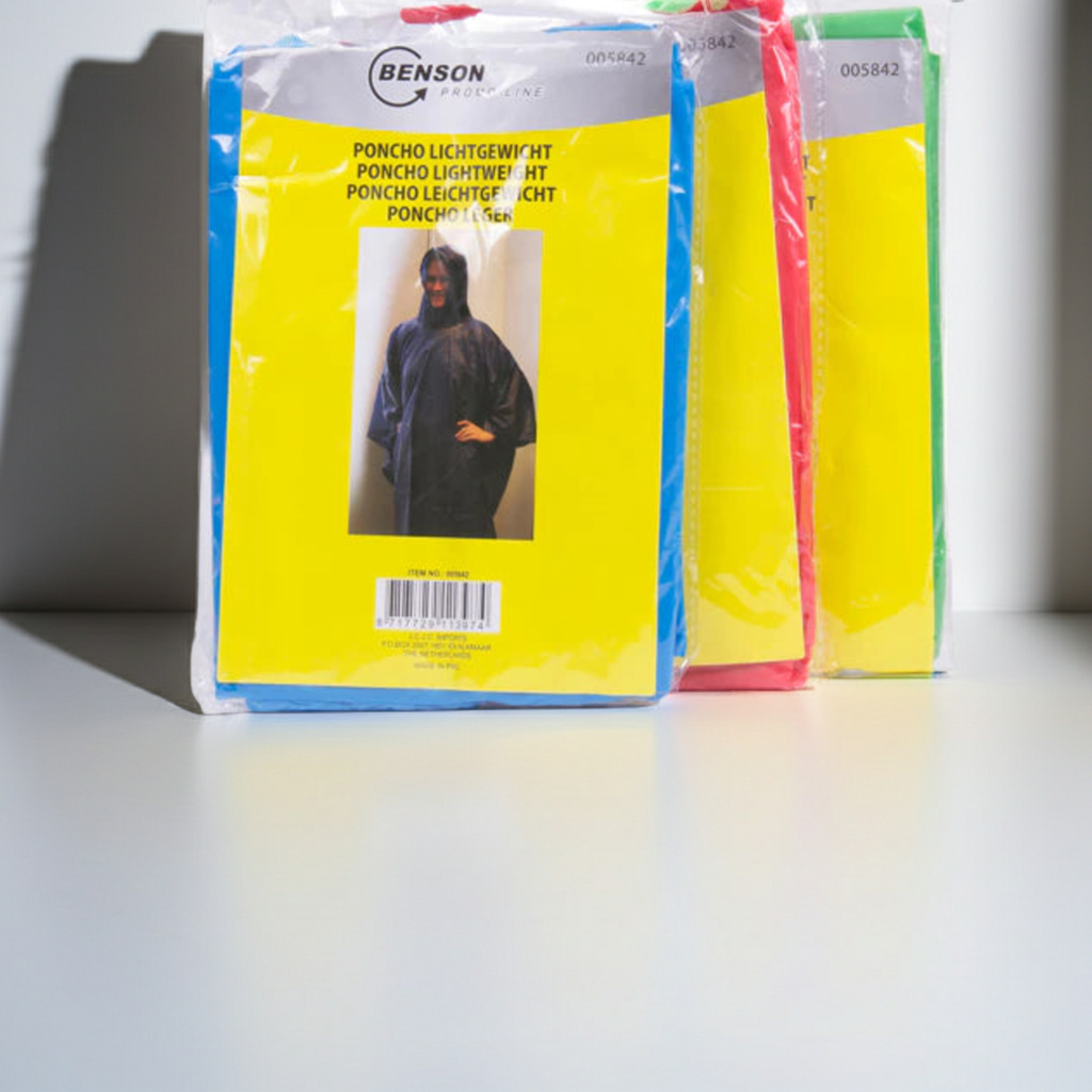 FitStart Travel Basic Regenponcho – platzsparender Regenschutz für unerwartete Wetterbedingungen auf Reisen.